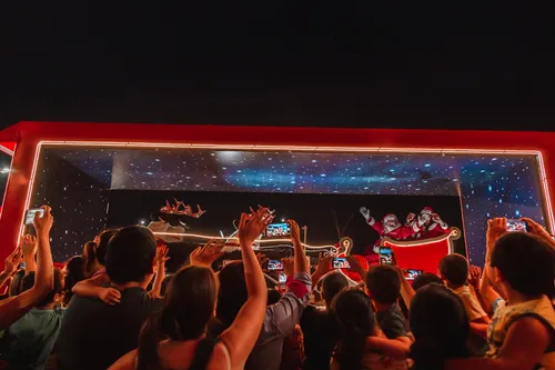 
				
					Caravana Iluminada de Natal da Coca-Cola passa por CG
				
				