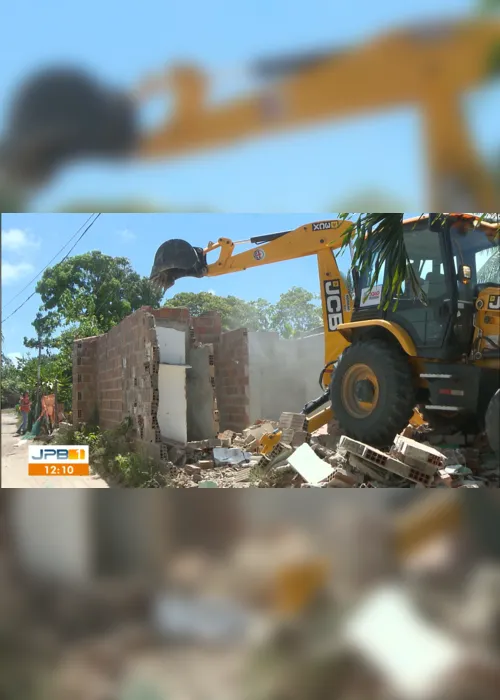 
                                        
                                            Imóveis são demolidos para viabilizar obra na Barreira de Cabo Branco
                                        
                                        