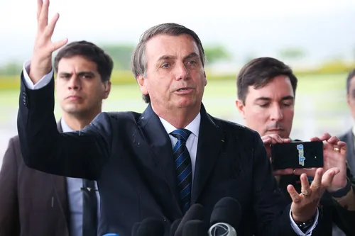 
				
					Presidente Jair Bolsonaro pede que Congresso amplie posse e porte de armas
				
				