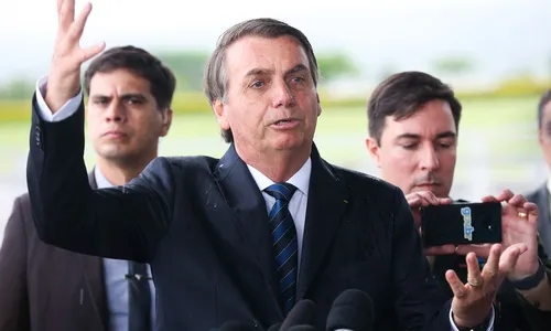 
                                        
                                            Presidente Jair Bolsonaro pede que Congresso amplie posse e porte de armas
                                        
                                        