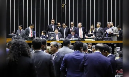 
				
					Congresso aprova Orçamento 2020 com fundo eleitoral de R$ 2 bilhões
				
				