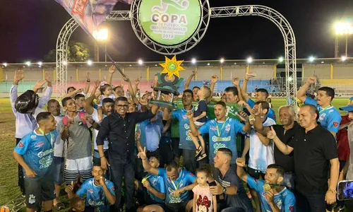 
                                        
                                            Roger vence o Geisel na final e conquista o título da Copa de Seleções de Bairros
                                        
                                        