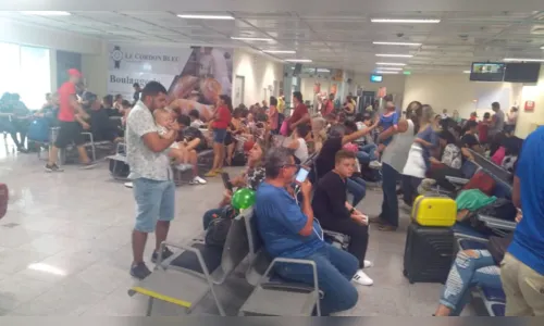 
				
					Problema em aeronave prejudica 218 passageiros no Aeroporto Castro Pinto
				
				