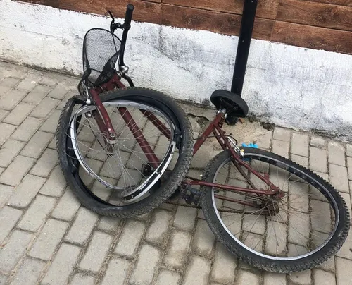 
				
					Ciclista é atropelado por carro com casal em João Pessoa
				
				