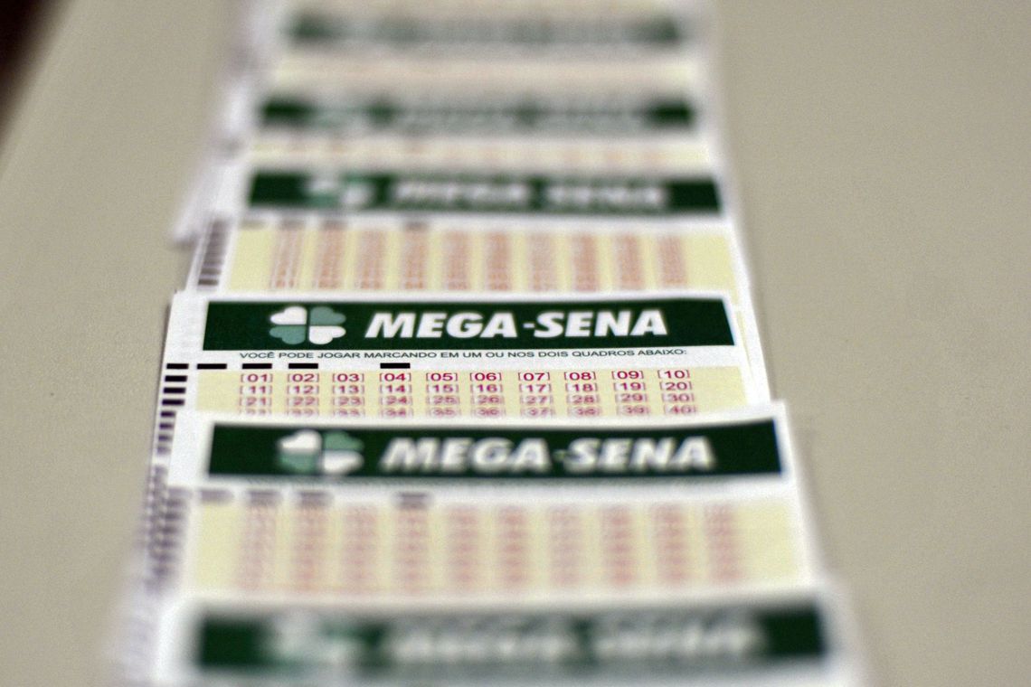 
                                        
                                            Mega-Sena acumula e próximo sorteio deve pagar prêmio de R$ 85 milhões
                                        
                                        