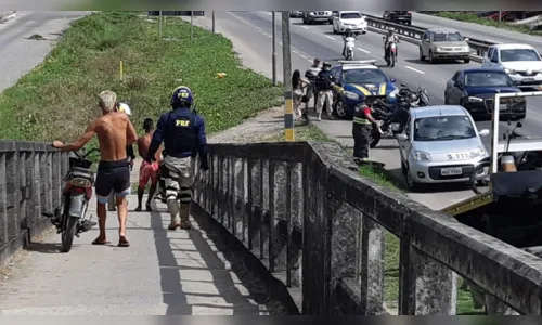 
				
					PRF flagra mais de 300 motociclistas em passarelas de pedestres na PB em 2019
				
				