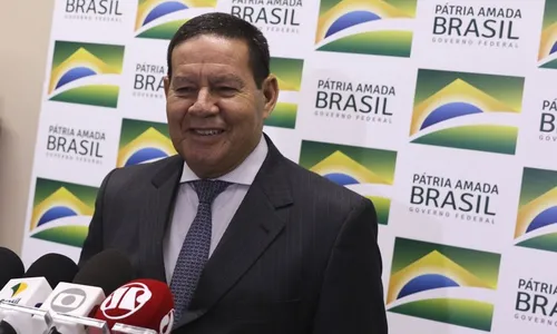 
                                        
                                            Mourão publica decreto para contratar militares inativos no serviço público
                                        
                                        