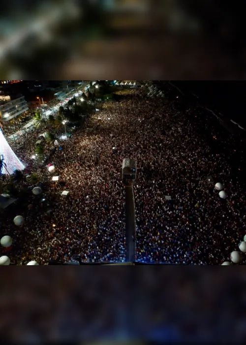 
                                        
                                            Ano novo em João Pessoa começa com multidão, pé na areia e shows no Busto de Tamandaré
                                        
                                        