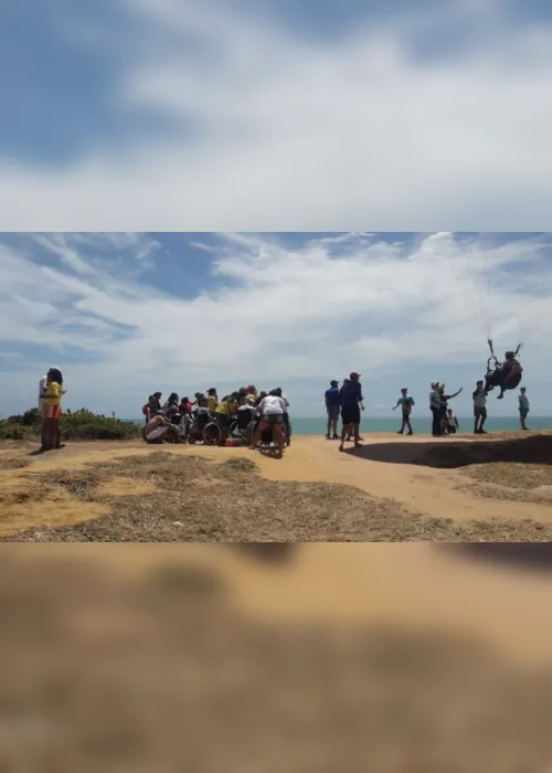 
                                        
                                            Projeto oferece voo de parapente para pessoas com deficiência, em João Pessoa
                                        
                                        