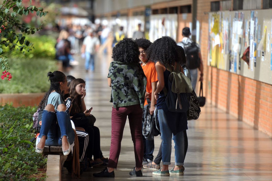 
				
					MEC anuncia repasse de R$ 200 milhões para universidades e institutos federais
				
				