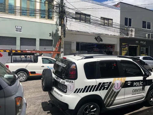 
				
					Operação flagra ligações clandestinas de energia no Centro de João Pessoa
				
				