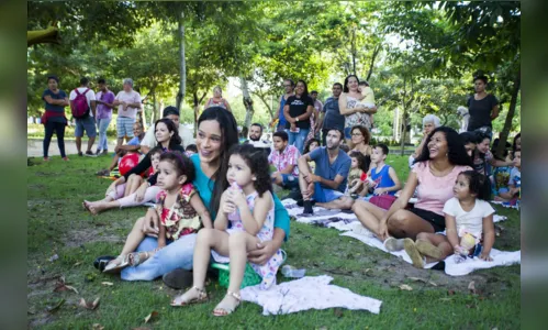 
				
					Praça da Independência tem movimentação de Carnaval com o espetáculo Arretado Folia
				
				