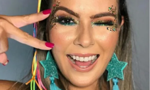 
                                        
                                            Renata Uchôa dá dicas de maquiagens criativas para curtir o Carnaval
                                        
                                        