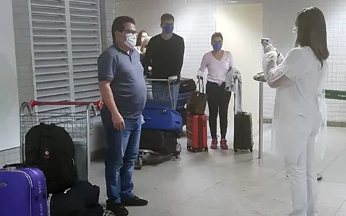 
				
					Barreira sanitária é instalada no Aeroporto Castro Pinto para conter avanço do novo coronavírus
				
				