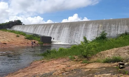 
                                        
                                            OAB pede que Aesa proíba banhos e aglomerações na Barragem da Farinha, em Patos
                                        
                                        