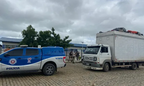 
                                        
                                            Caminhão que transportava ambulantes de Patos em situação degradante é apreendido na Bahia
                                        
                                        