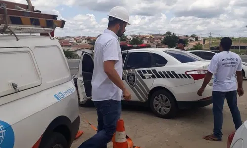 
                                        
                                            Homens são presos após Energisa e Polícia Civil flagrarem 'gato' em restaurante
                                        
                                        