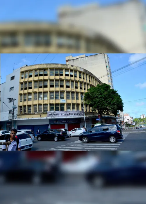 
                                        
                                            Famílias que ocuparam prédio no Centro de João Pessoa devem receber auxílio de R$ 350 durante 2 anos, propõe Prefeitura
                                        
                                        