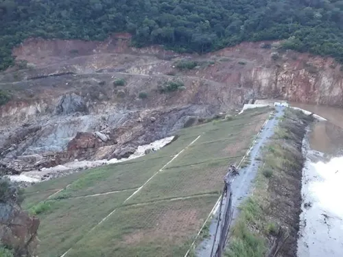 
				
					Órgãos monitoram barragem do Sertão da PB que pode romper por causa do volume de água
				
				