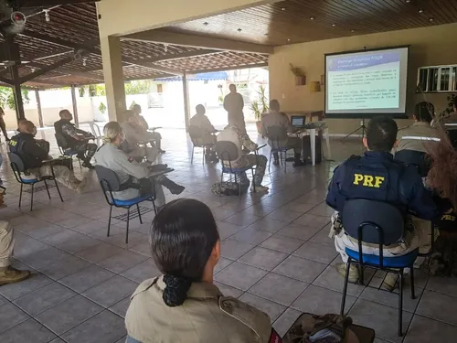 
				
					Forças de segurança fazem treinamento para atuar no combate ao coronavírus
				
				