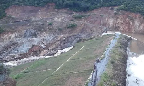 
                                        
                                            Órgãos monitoram barragem do Sertão da PB que pode romper por causa do volume de água
                                        
                                        