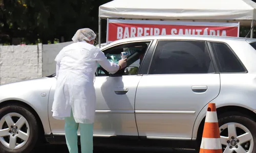 
                                        
                                            Conde monta barreiras sanitárias para evitar aglomerações na cidade
                                        
                                        