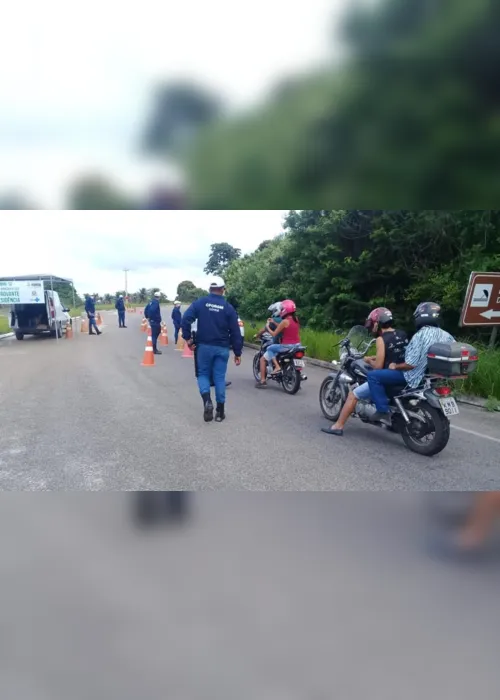 
                                        
                                            Barreiras sanitárias para evitar entrada de turistas seguem neste domingo, no Conde
                                        
                                        