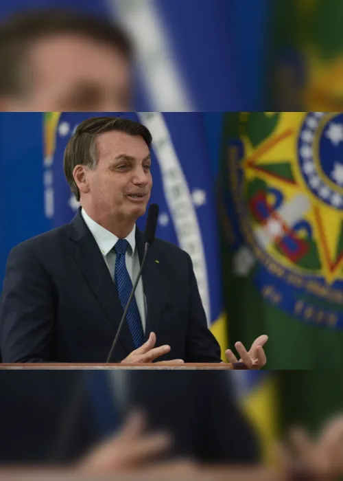 
                                        
                                            Bolsonaro veta dispensa de atestado médico durante quarentena para trabalhador doente
                                        
                                        