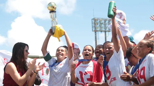 
				
					Sem incluir o futebol feminino, ALPB aprova novos ‘Gol de Placa’ e ‘Bolsa Atleta’
				
				