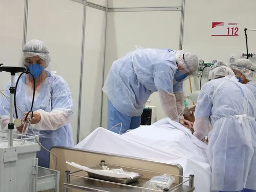 
				
					Paraíba tem mais de 800 pacientes internados em hospitais referência para Covid-19
				
				