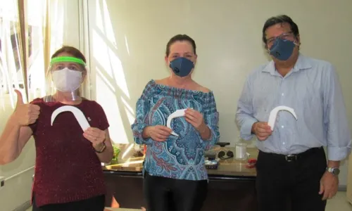 
				
					Laboratório da UFPB entrega 240 protetores faciais para profissionais da saúde
				
				
