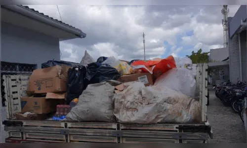 
				
					Polícia prende irmãos e apreende duas toneladas de alimentos vencidos, na Feira de CG
				
				