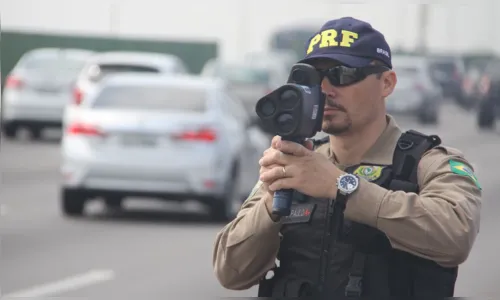 
				
					PRF realiza Operação de Segurança Viária nas rodovias da PB no 'Maio Amarelo'
				
				