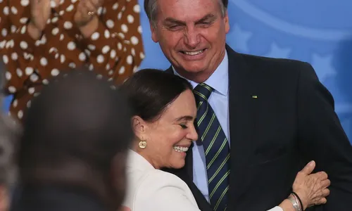 
                                        
                                            Regina Duarte deixa comando da secretaria de Cultura do governo Bolsonaro
                                        
                                        