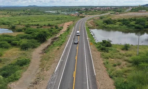 
                                        
                                            DNIT finaliza obras em trecho da rodovia BR-426, no Vale do Piancó
                                        
                                        