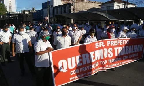 
                                        
                                            Trabalhadores do transporte coletivo protestam e pedem volta do serviço em João Pessoa
                                        
                                        