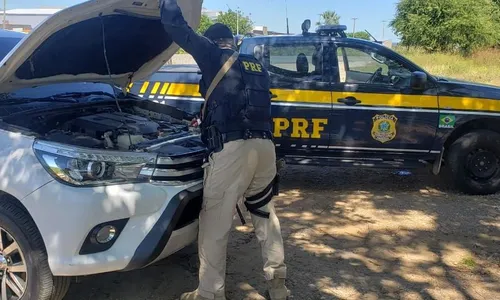 
                                        
                                            Carro de luxo roubado no RN é recuperado pela PRF, durante operação em Cajazeiras
                                        
                                        