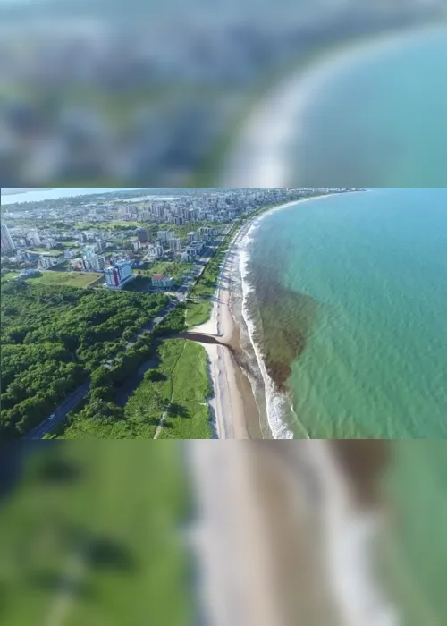 
                                        
                                            Imagens mostram líquido escuro na praia em Cabedelo, mas secretário nega despejo de esgoto
                                        
                                        