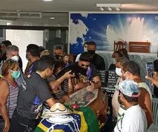 Corpo de Pinto do Acordeon é velado em JP e segue para enterro em Patos