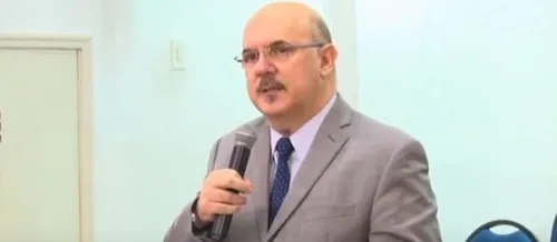 
				
					Ministro da Educação volta à Paraíba para participar de lançamento de curso em faculdade particular
				
				