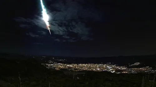 
				
					Meteoro é visto no céu na divisa da Paraíba com Pernambuco
				
				