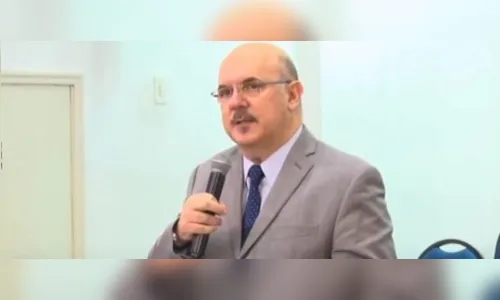 
				
					Ministro da Educação volta à Paraíba para participar de lançamento de curso em faculdade particular
				
				