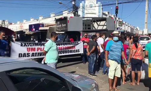 
                                        
                                            Comerciantes de Patos fazem novo protesto pela reabertura de lojas do comércio e serviços
                                        
                                        