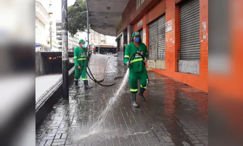 
				
					Centro de João Pessoa passa por higienização para reabertura do comércio
				
				