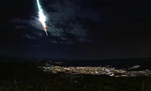 
                                        
                                            Meteoro é visto no céu na divisa da Paraíba com Pernambuco
                                        
                                        