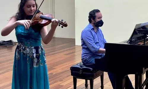 
                                        
                                            Estudante de violino na UFPB é premiada em concurso internacional
                                        
                                        