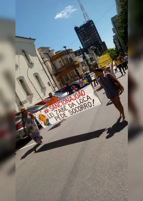 
                                        
                                            Setor cultural da PB protesta pela sanção da lei de auxílio emergencial Zabé da Loca
                                        
                                        
