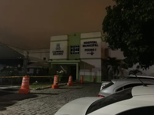 
				
					Pacientes são transferidos após curto circuito em hospital da Covid-19 em Campina Grande
				
				