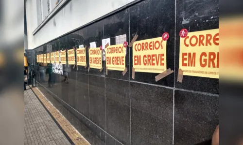 
				
					Funcionários dos Correios entram em greve por tempo indeterminado
				
				