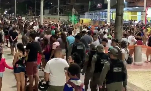 
                                        
                                            Vídeo registra aglomeração e pessoas sem máscaras, na orla de João Pessoa
                                        
                                        